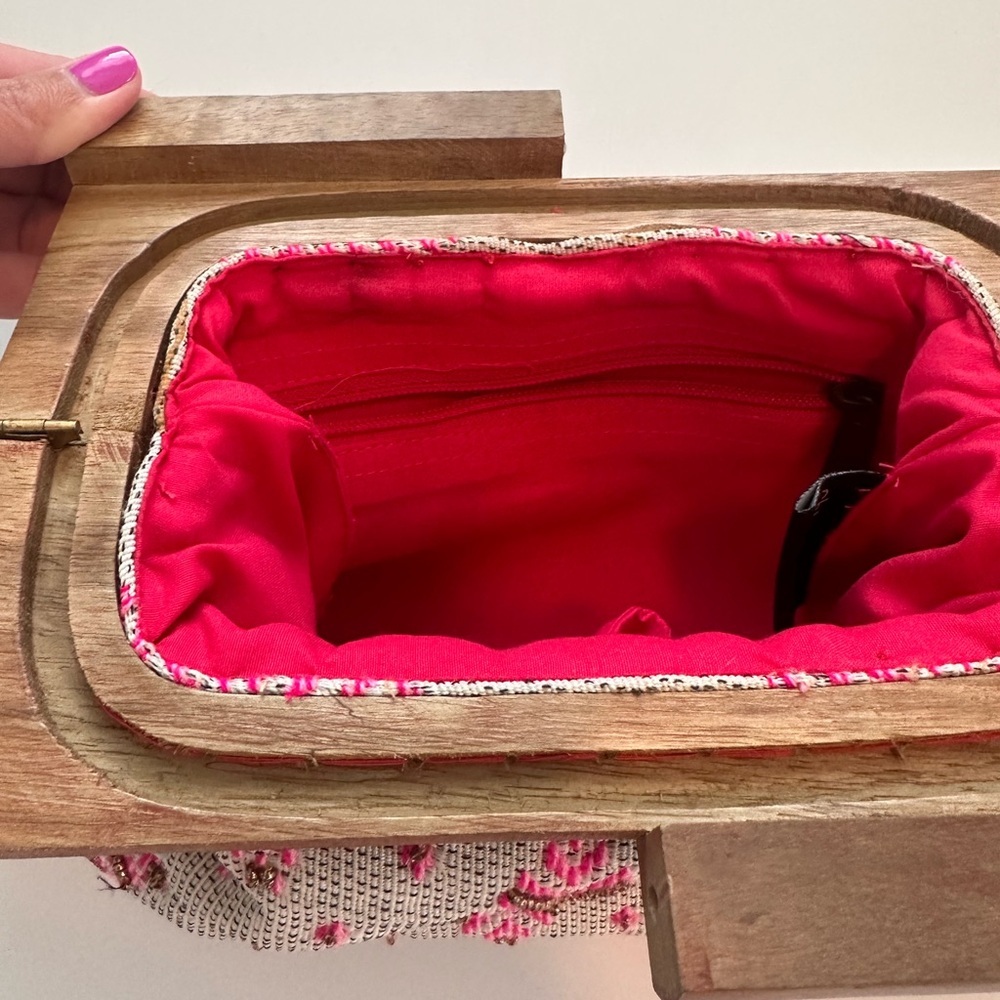 Beaded Cloth Clutch with Wooden Top - Picture 5 of 9